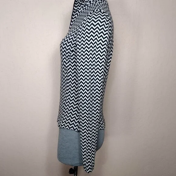 Black & White Long Sleeve Quarter Zip Mock Neck - Picture 9 of 16